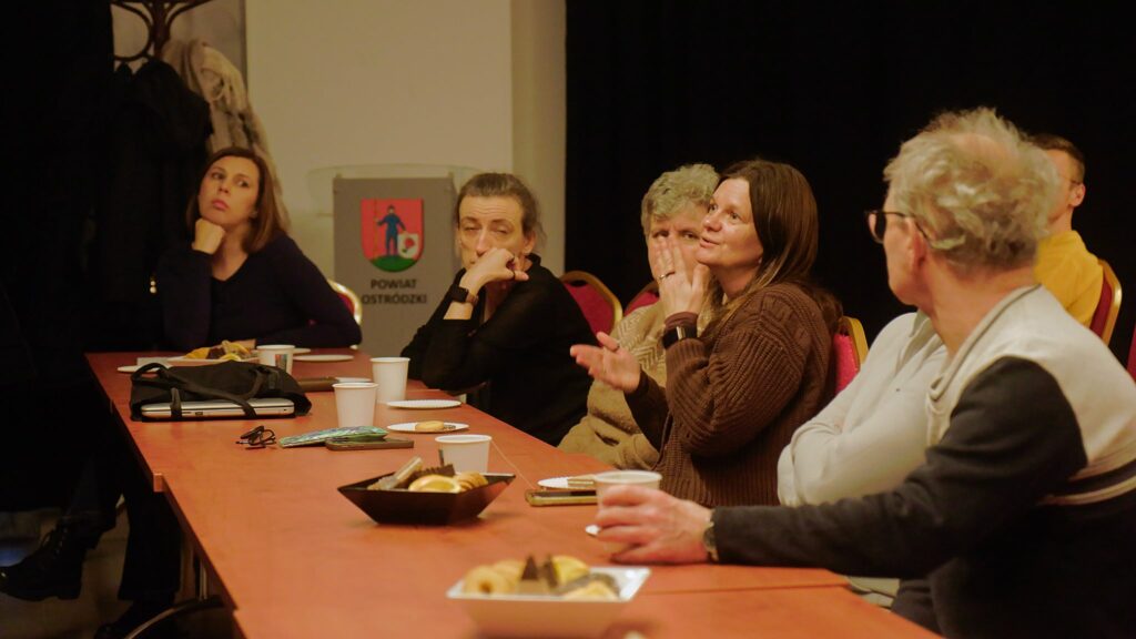 Głucha kobieta miga